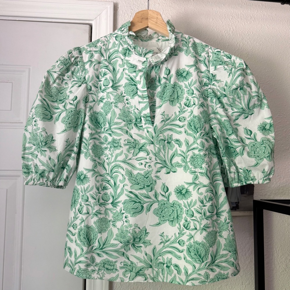 HYACINTH HOUSE Tuckernuck green white cotton floral ruffle puff cropped blouse